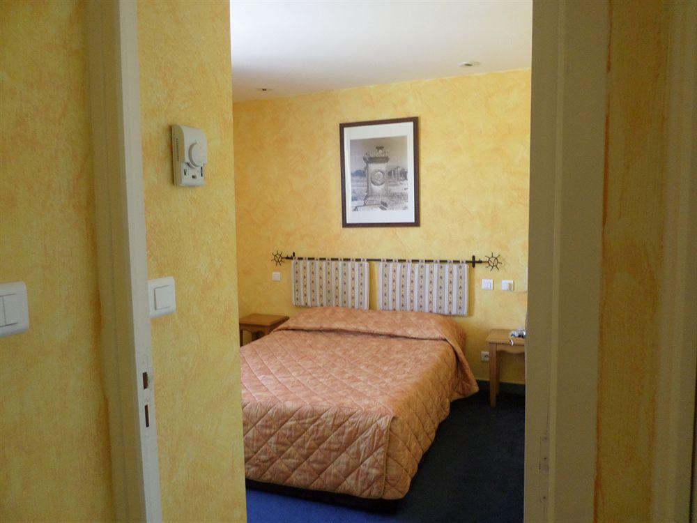 Brit Hotel Acacias Арль Екстер'єр фото