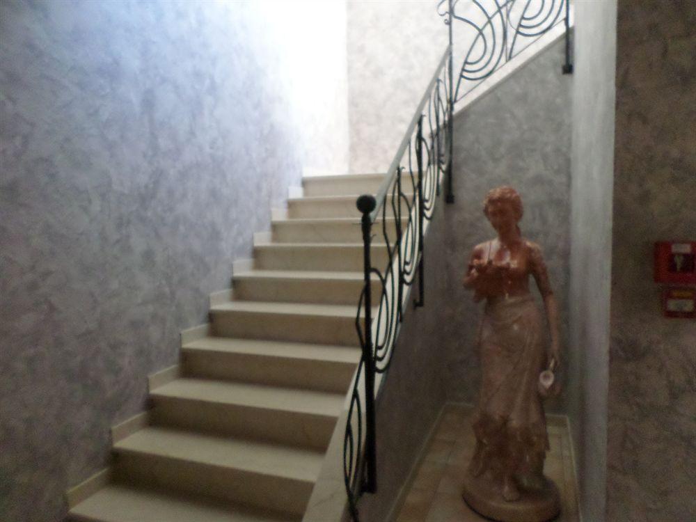 Brit Hotel Acacias Арль Екстер'єр фото
