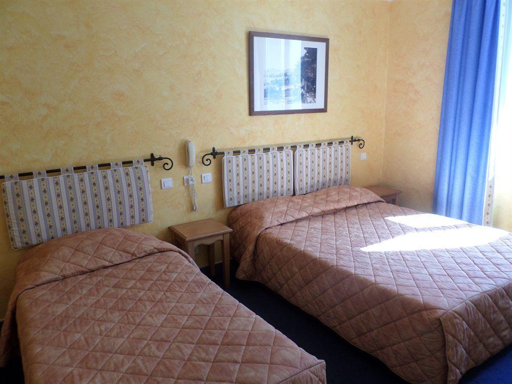 Brit Hotel Acacias Арль Екстер'єр фото