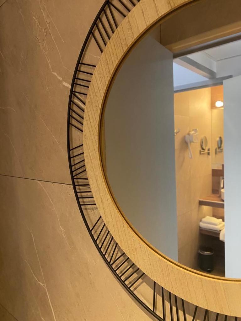 Brit Hotel Acacias Арль Екстер'єр фото