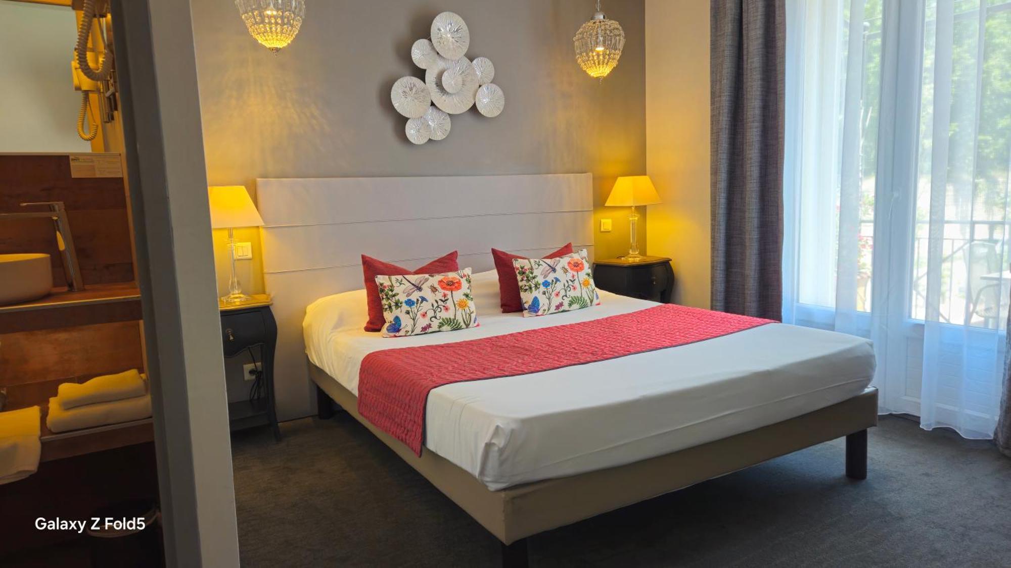 Brit Hotel Acacias Арль Екстер'єр фото