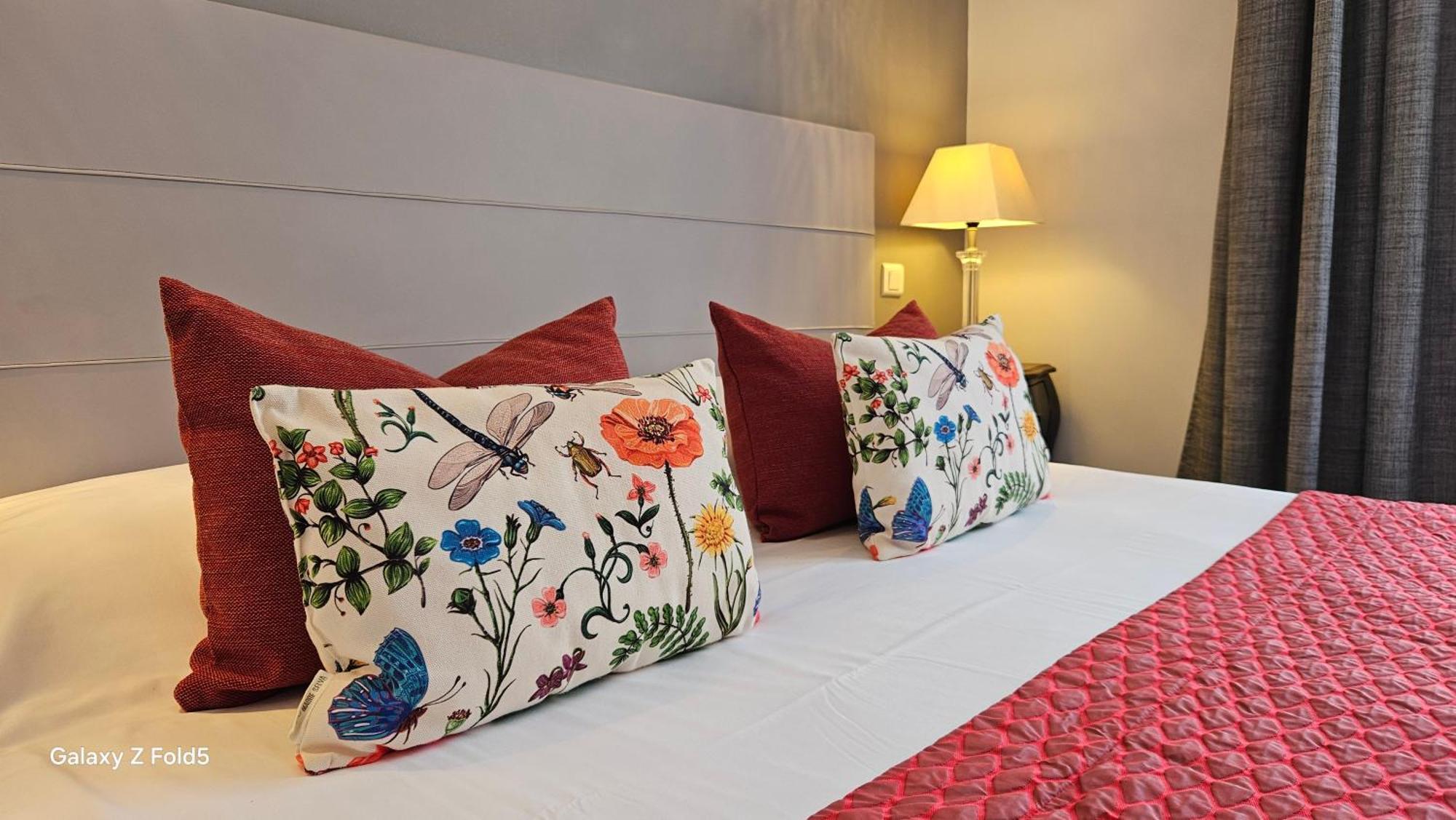 Brit Hotel Acacias Арль Екстер'єр фото