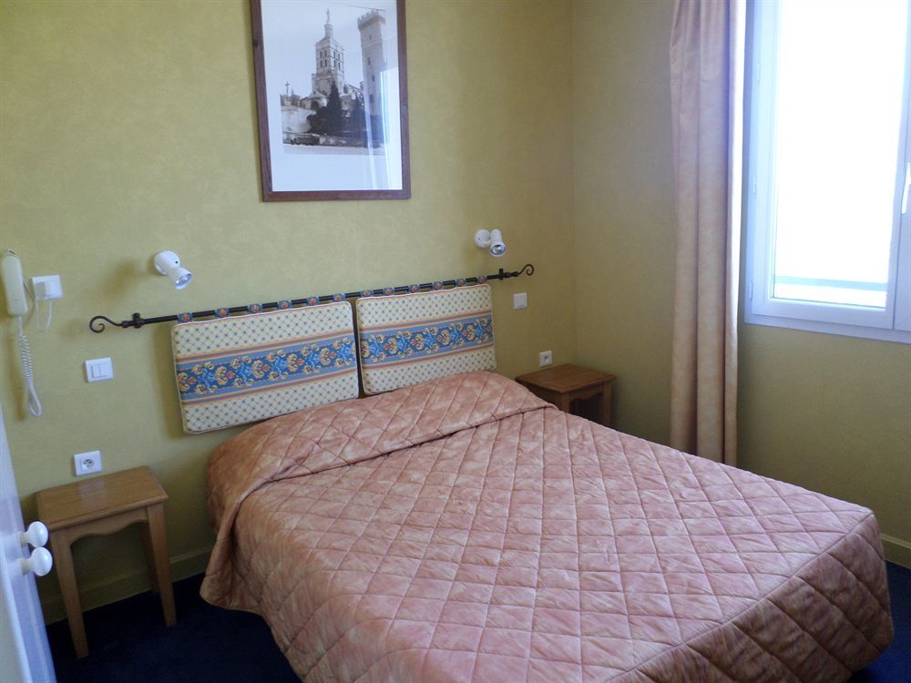 Brit Hotel Acacias Арль Екстер'єр фото